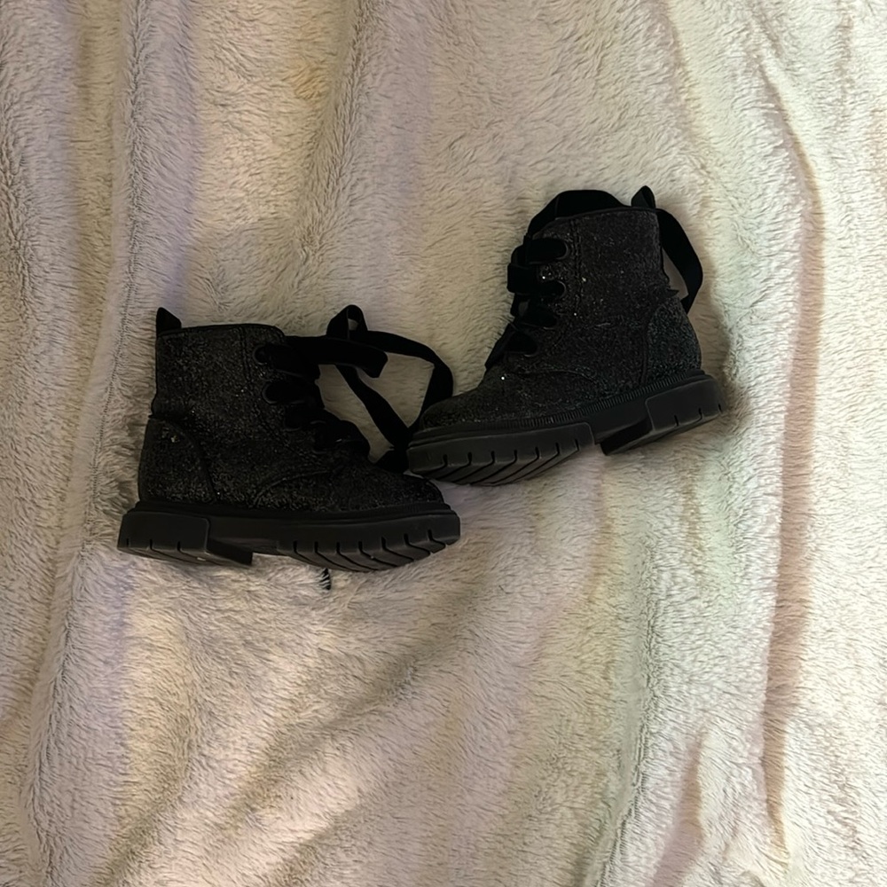 Toddler girl boots.